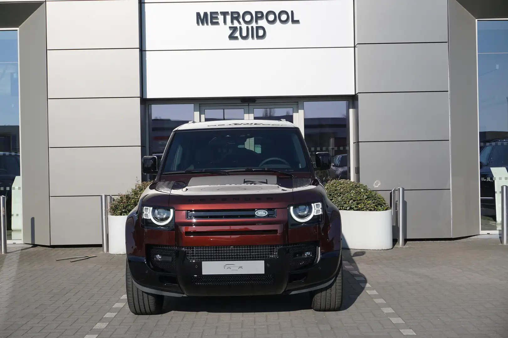 Land Rover Defender 110 D300 Sedona Red Edition AW Rood - 2