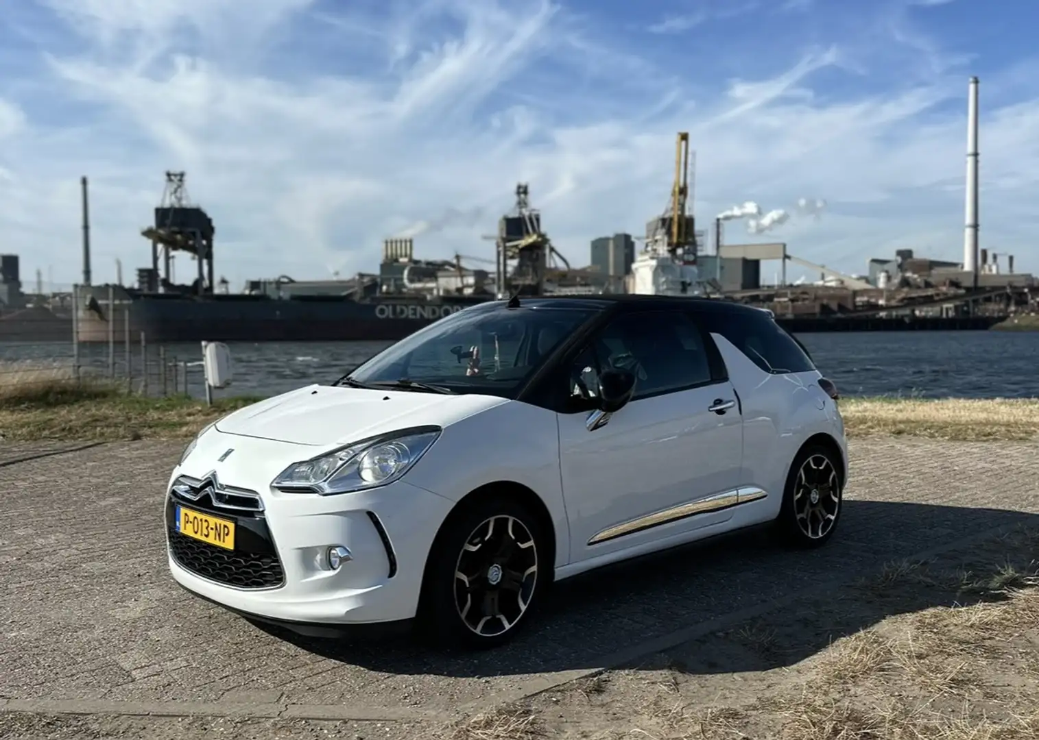 Citroen DS3 1.6 THP Sport Chic Wit - 1