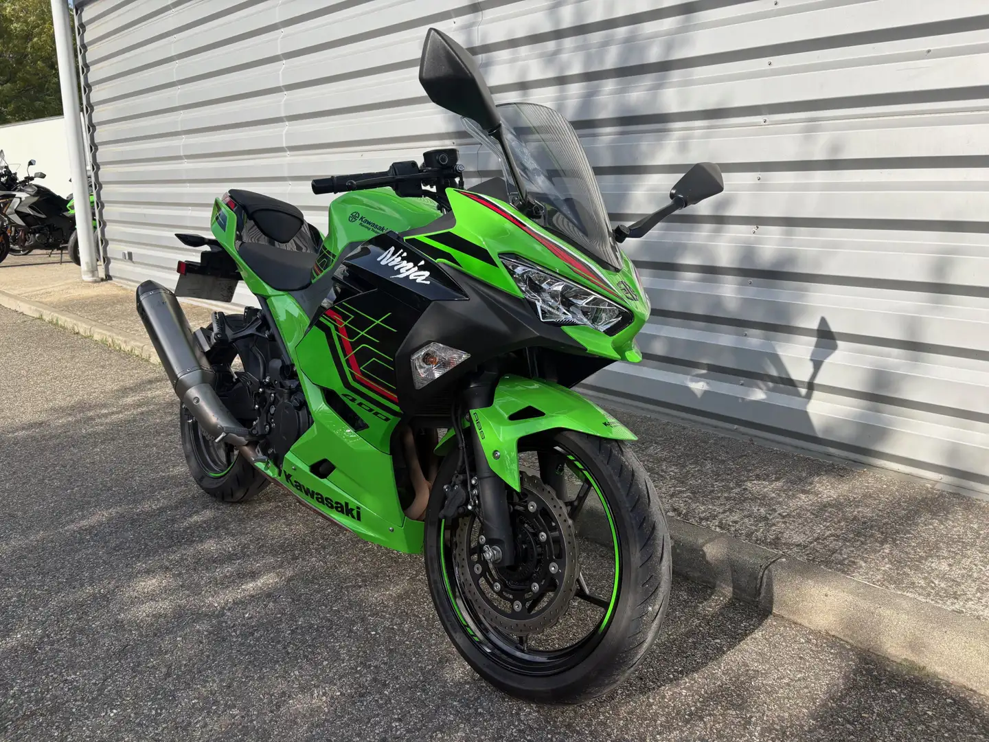Kawasaki Ninja 400 - 2