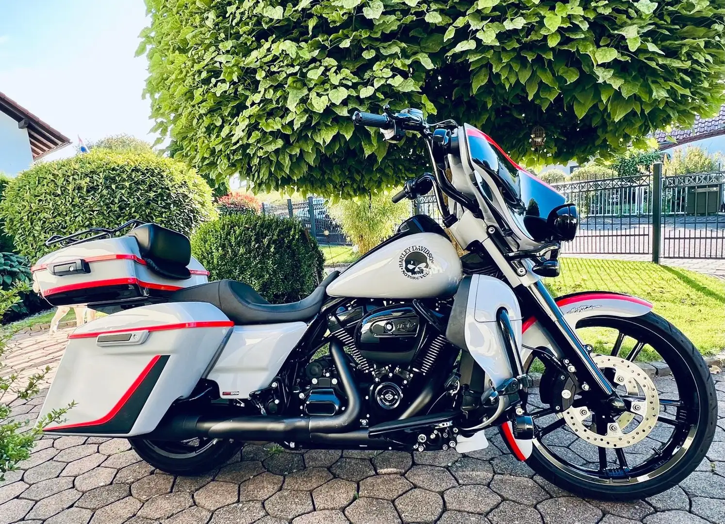 Harley-Davidson Street Glide Grau - 2