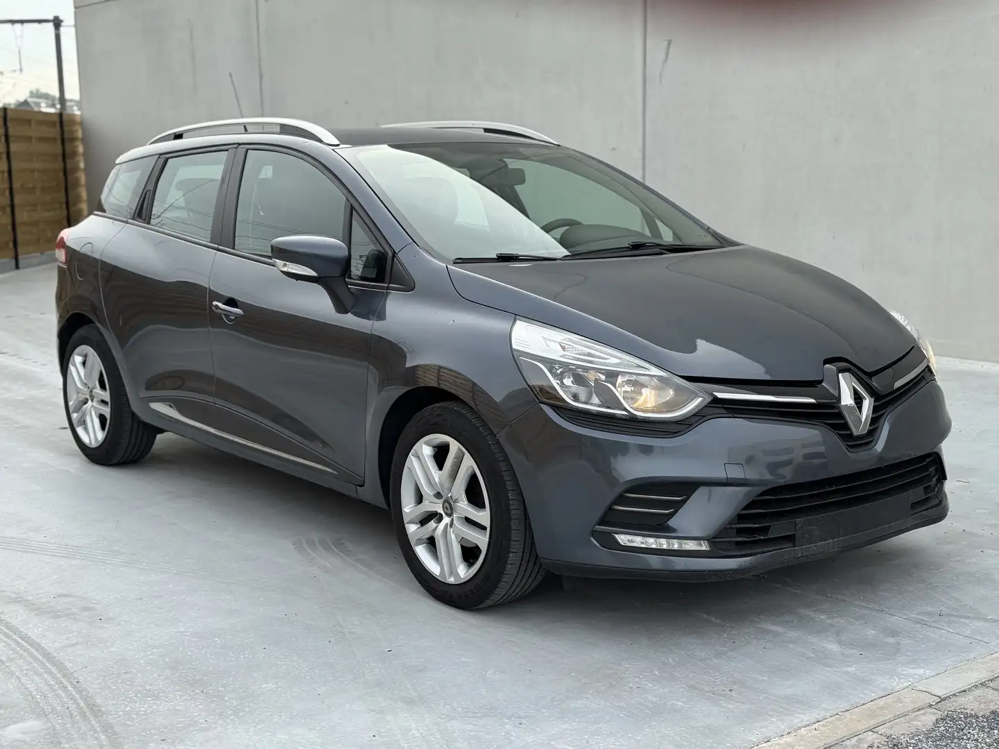 Renault Clio GRANDTOUR / FACELIFT! / EURO 6b! / GEKEURD VVK! Grijs - 1