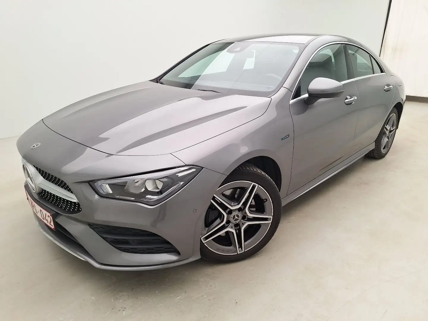 Mercedes-Benz CLA 250 e 8G-DCT AMG Line Gris - 1
