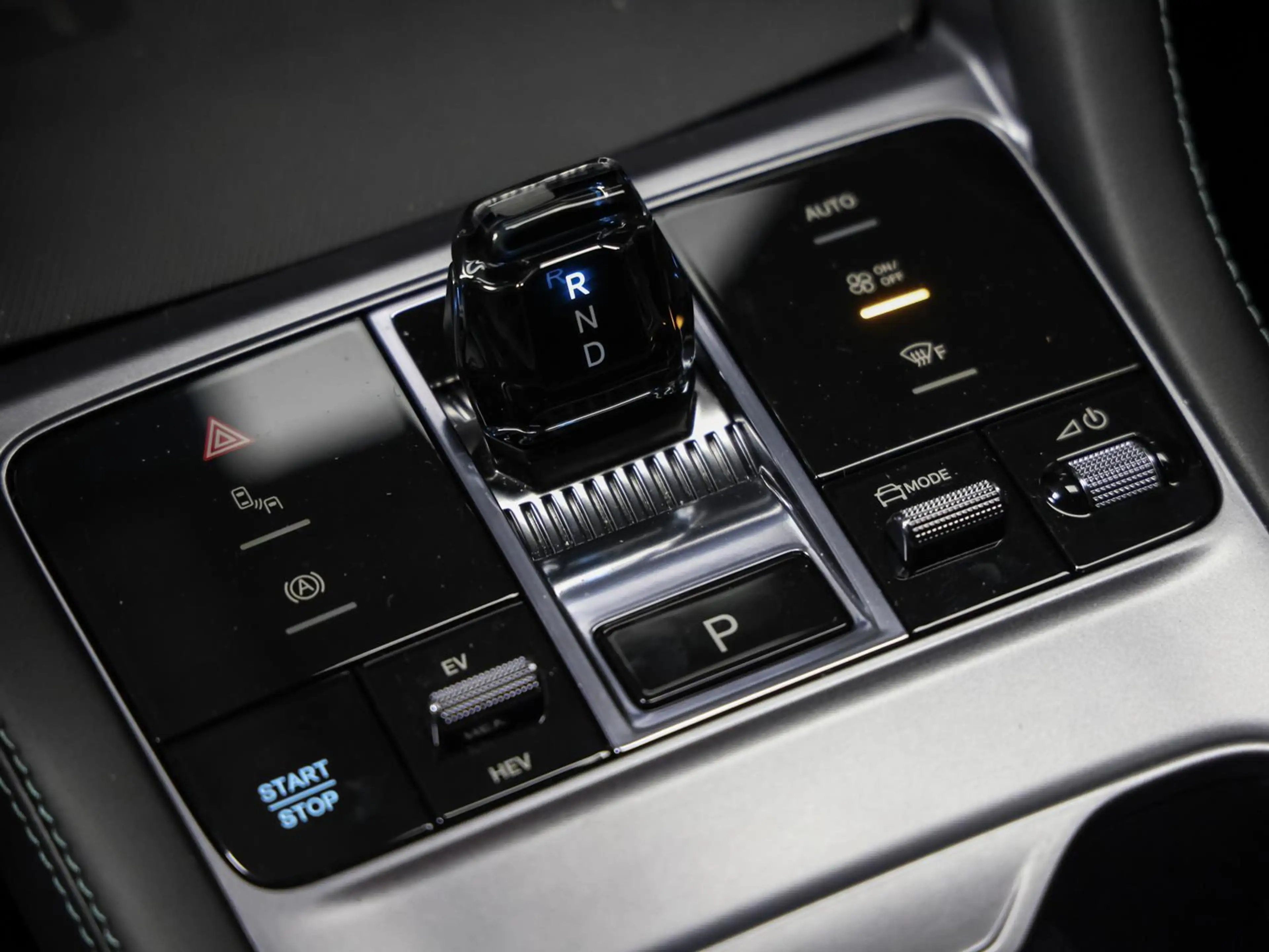 BYD Seal U PHEV Boost LEDER SD NAVI SHZ PDC KLIMA BT — photo 20