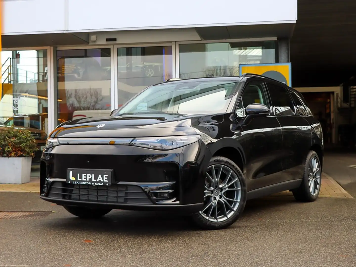 Leapmotor C10 REEV DESIGN DEMO|DIRECT LEVERBAAR| Zwart - 1