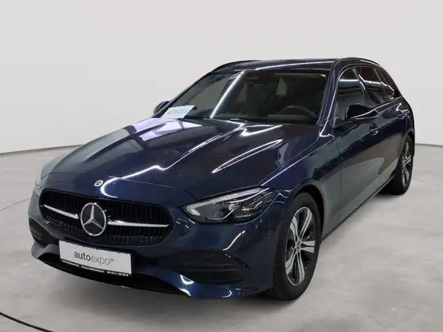 Mercedes-Benz C view 2