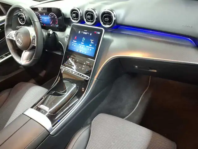 Mercedes-Benz C view 9