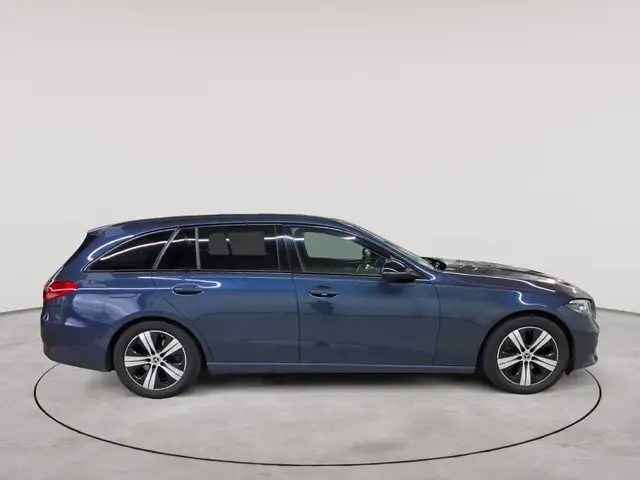 Mercedes-Benz C view 3