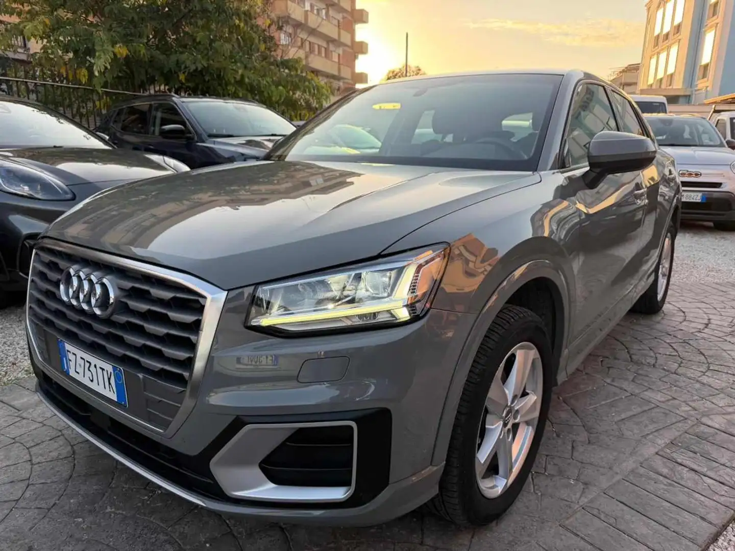 Audi Q2 30 TDI S tronic Admired SEMZA VINCOLI DI FINANZIAM Grijs - 1