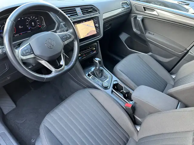 Volkswagen Tiguan Allspace view 12