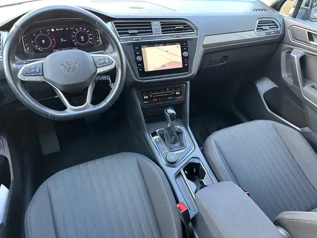Volkswagen Tiguan Allspace view 15