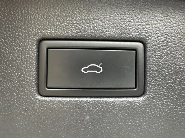 Volkswagen Tiguan Allspace view 7
