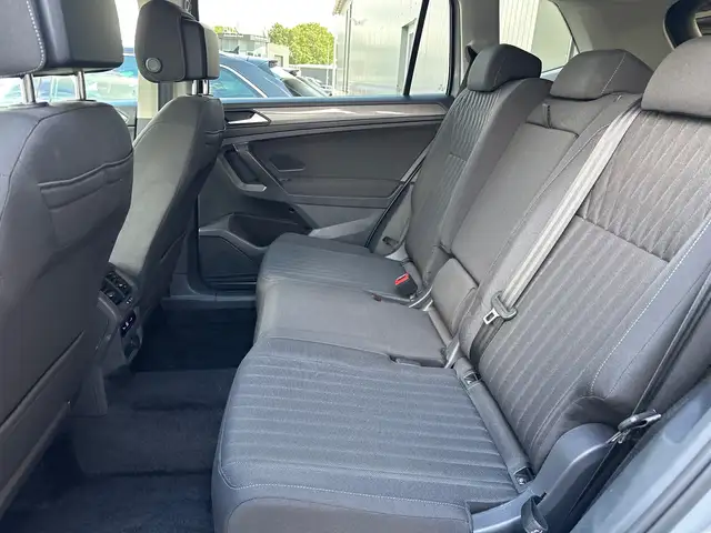Volkswagen Tiguan Allspace view 14