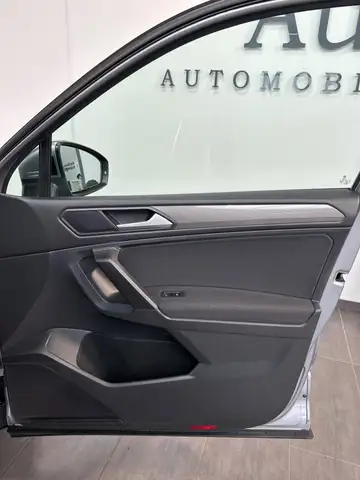 Volkswagen Tiguan Allspace view 11