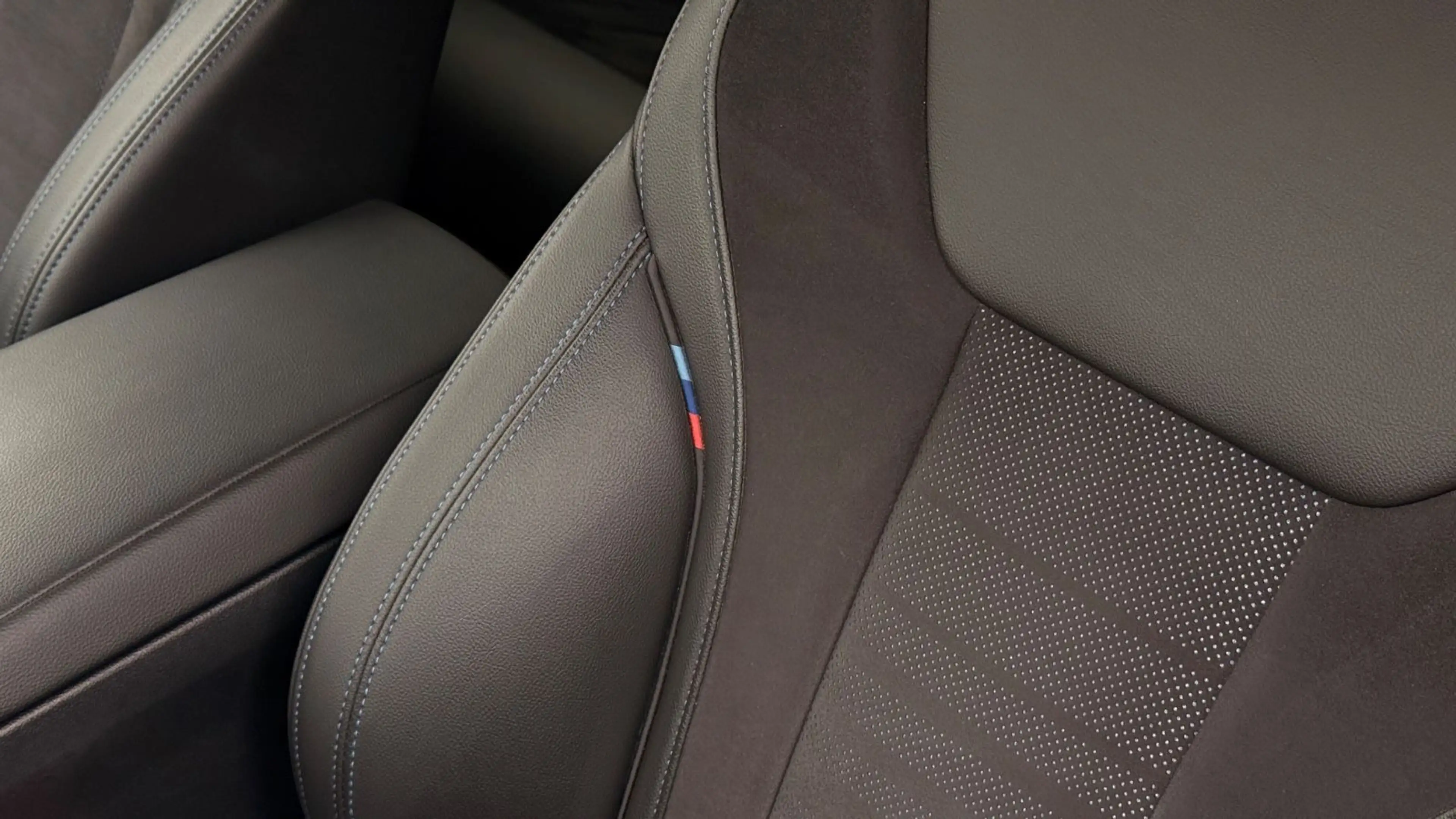 BMW 340 Touring xDrive Laser 360° H&K StHzg AHK — photo 17