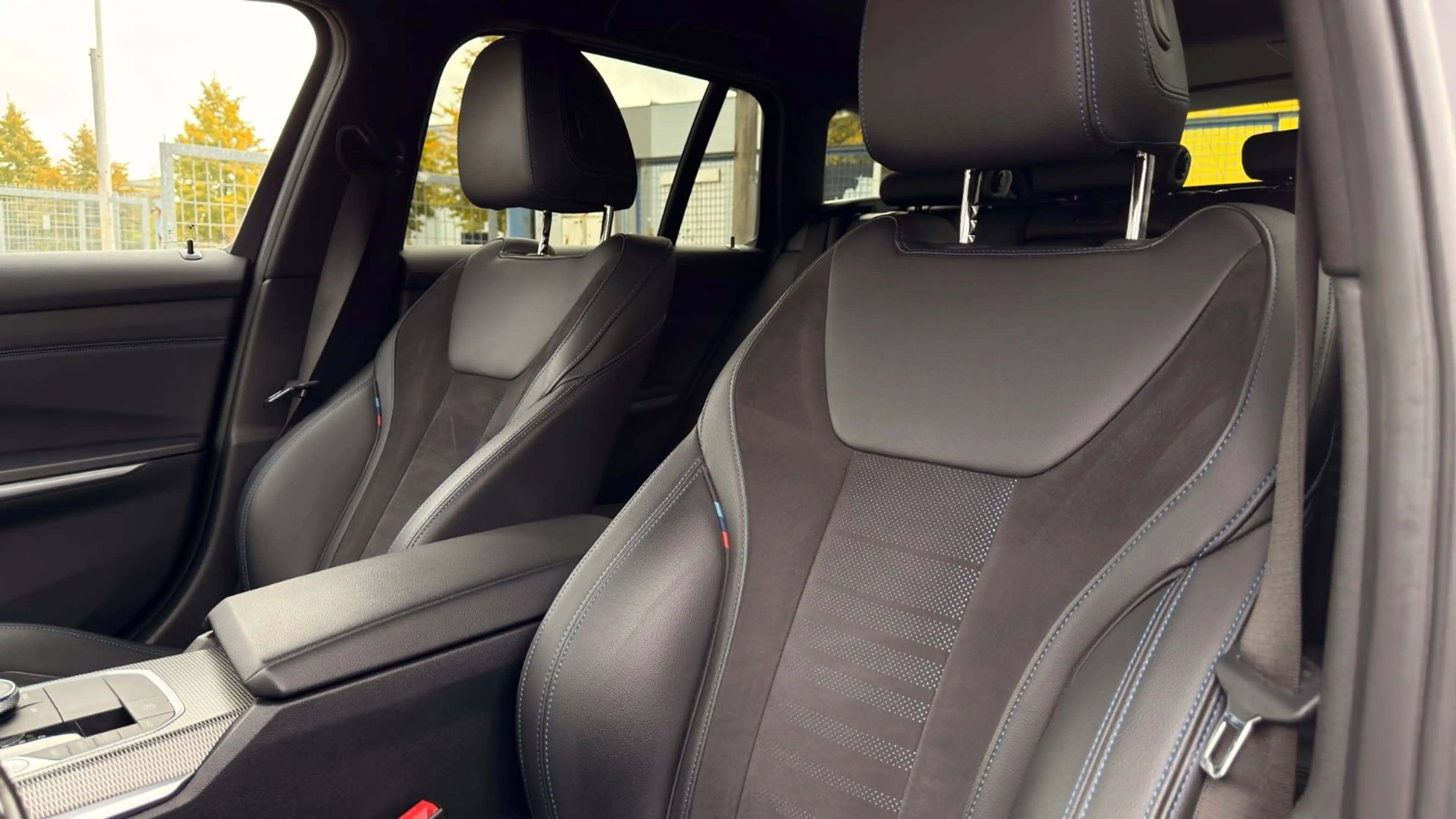BMW 340 Touring xDrive Laser 360° H&K StHzg AHK — photo 16
