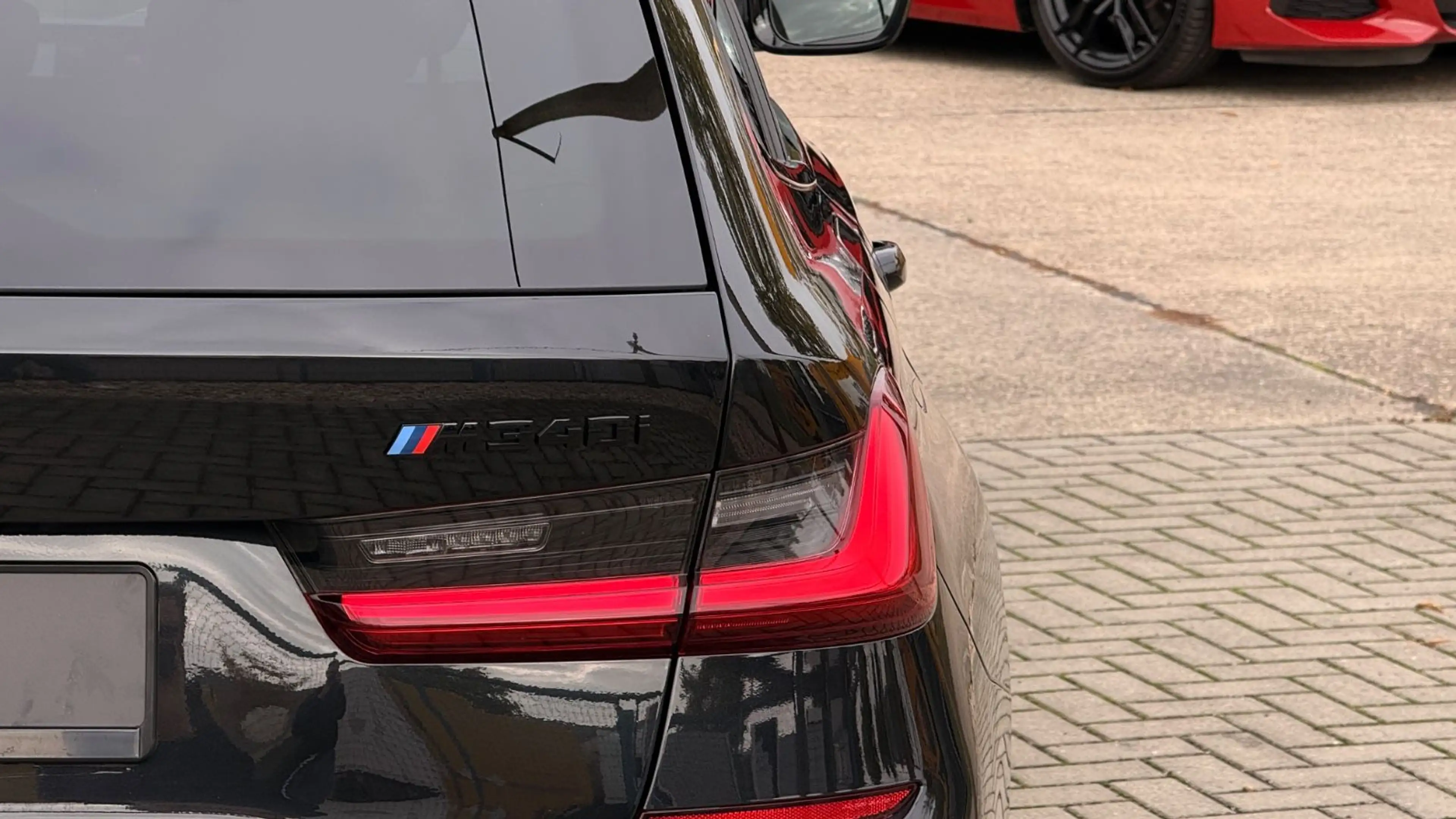 BMW 340 Touring xDrive Laser 360° H&K StHzg AHK — photo 12