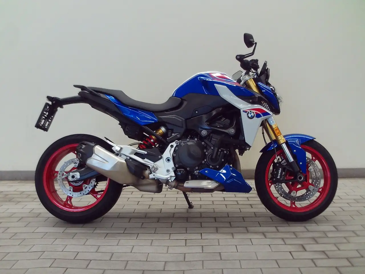 BMW F 900 R