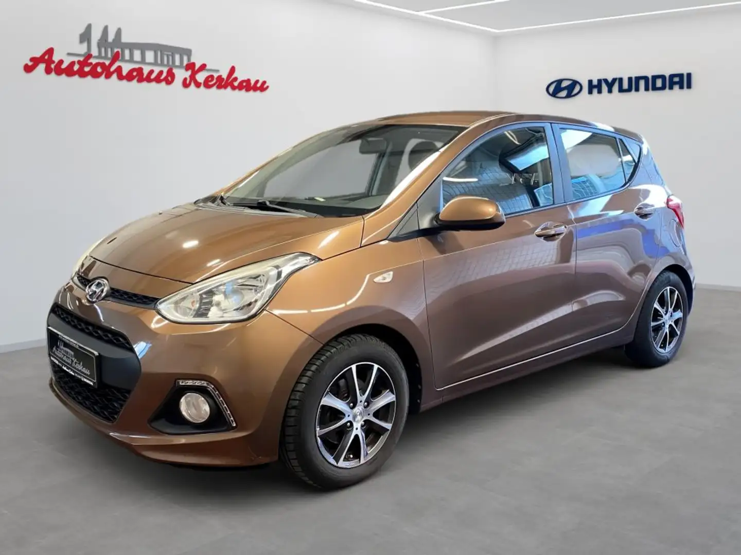 Hyundai i10 1.2 Fifa World Cup Edition Bruin - 1