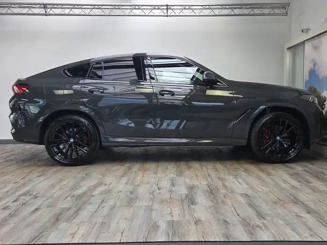 BMW X6 view 4