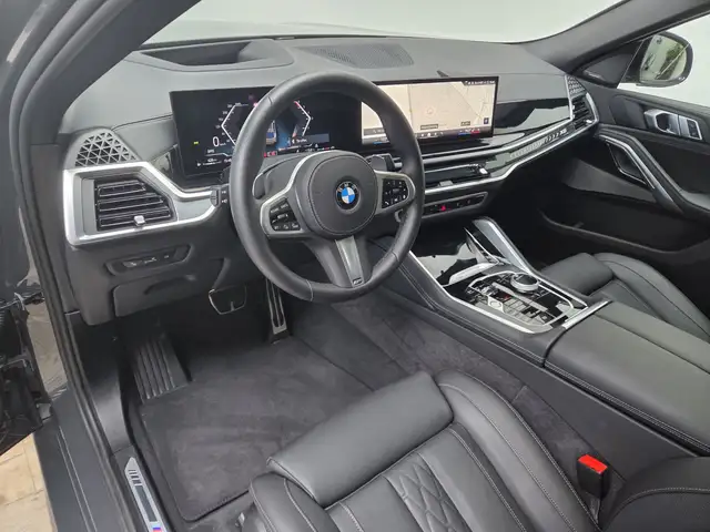 BMW X6 view 8