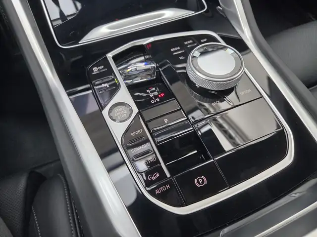 BMW X6 view 11