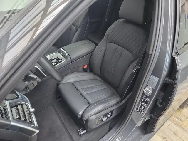 BMW X6 view 15