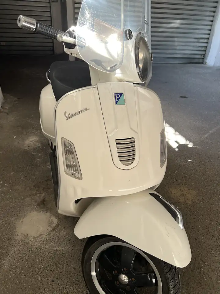 Vespa GTS Super 300
