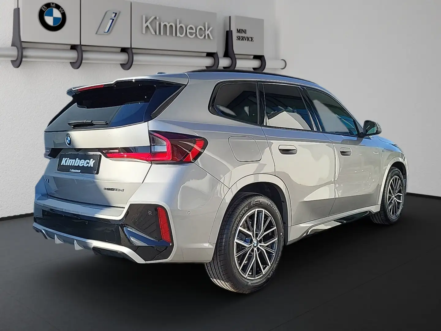 BMW X1 sDrive18d M SPORT LED ACC ParkAss AHK KeyLess Plateado - 2