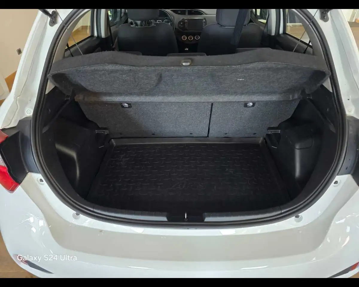 Toyota Yaris — photo 16 sur 16