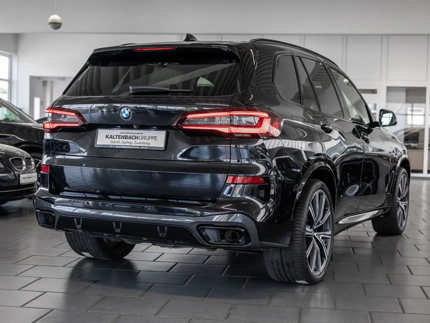 BMW X5 xDrive 40d M-Sportpaket PANO HUD 360° LED Schwarz - 2
