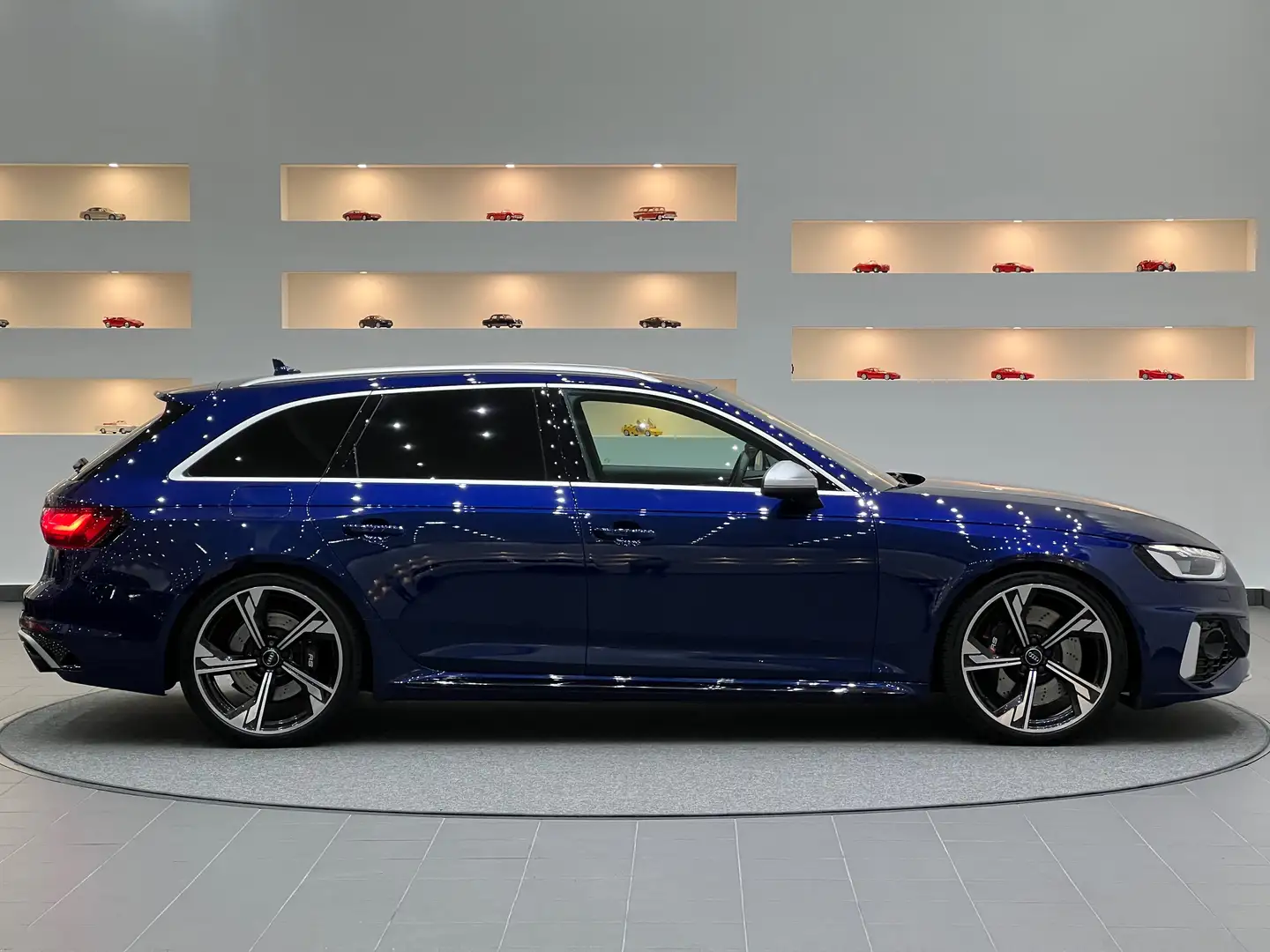 Audi RS4 2.9 TFSI quattro *RS-AGA*Navarrablau*Garantie* Blau - 1