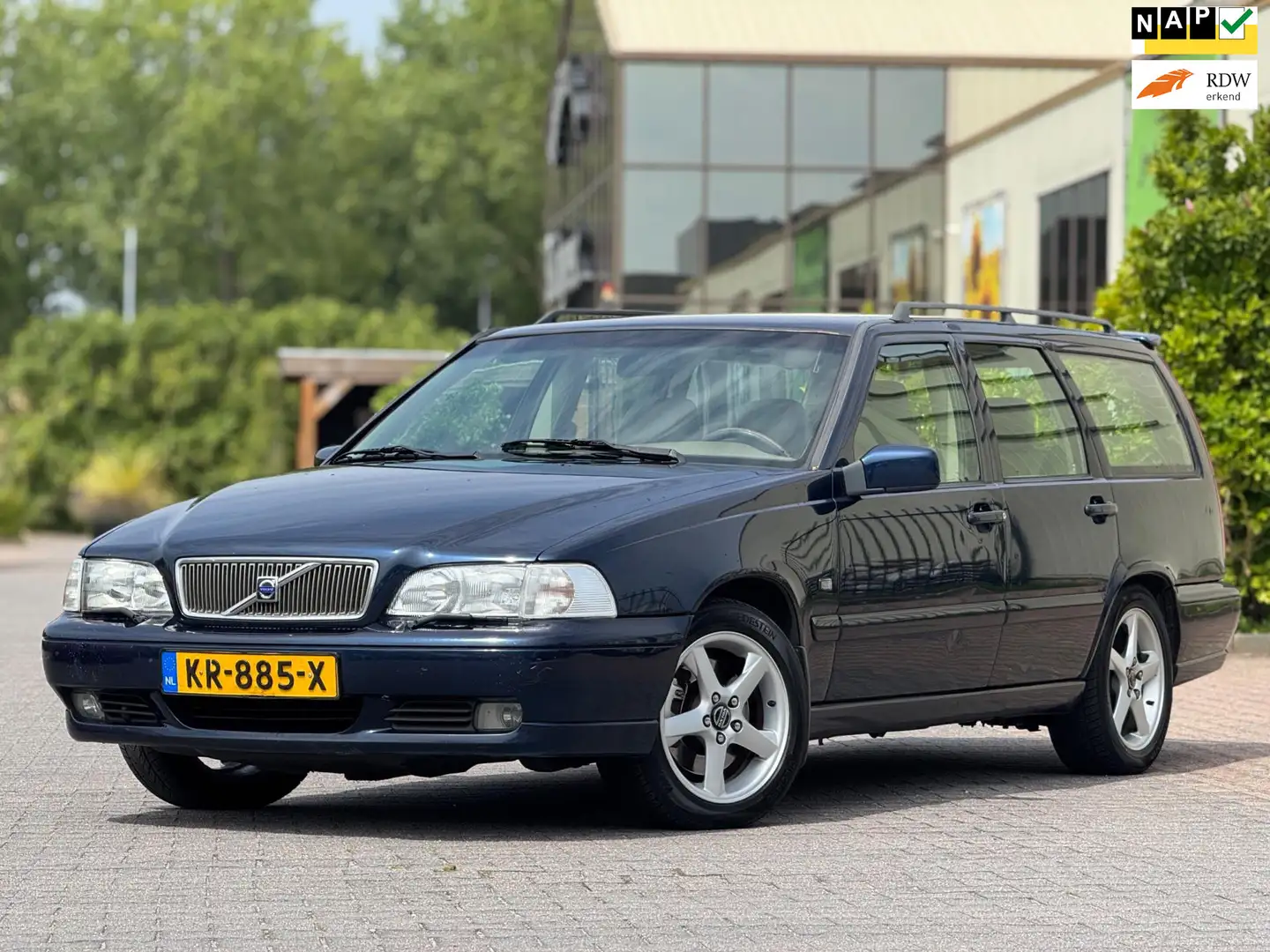 Volvo V70 2.3 T-5 Comfort-Line | Leder Memory stoelen | Airc Azul - 1