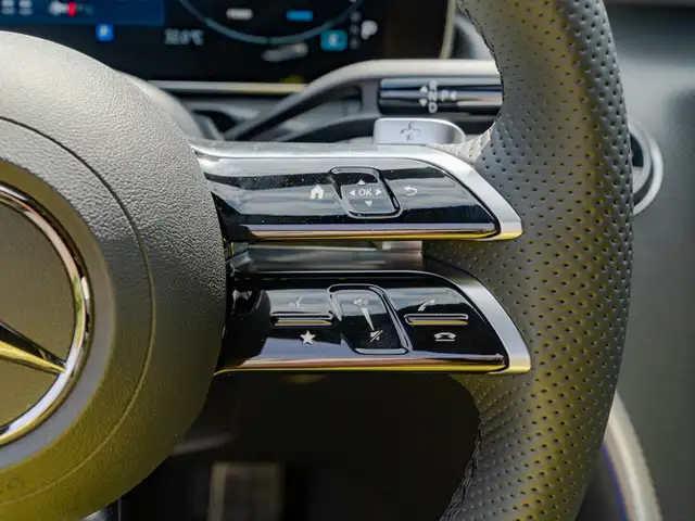 Mercedes-Benz C-Class view 15