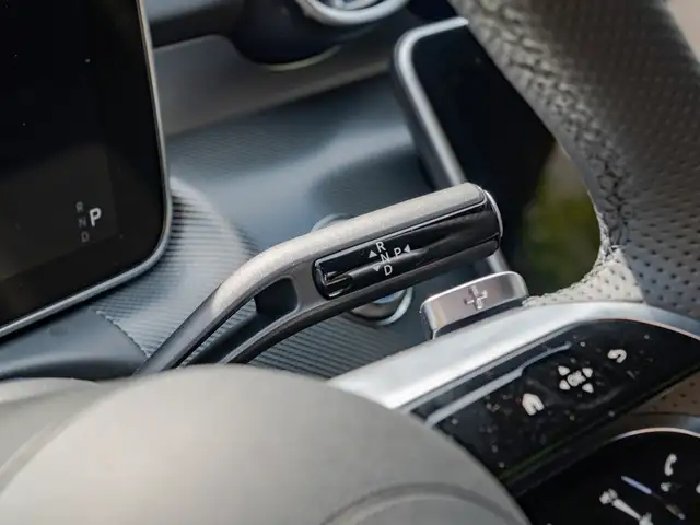 Mercedes-Benz C-Class view 14