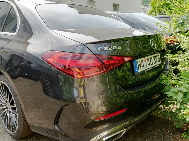 Mercedes-Benz C-Class view 6