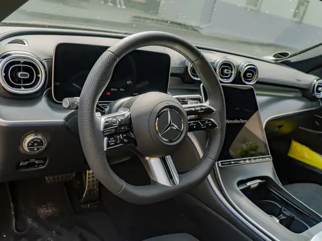 Mercedes-Benz C-Class view 12