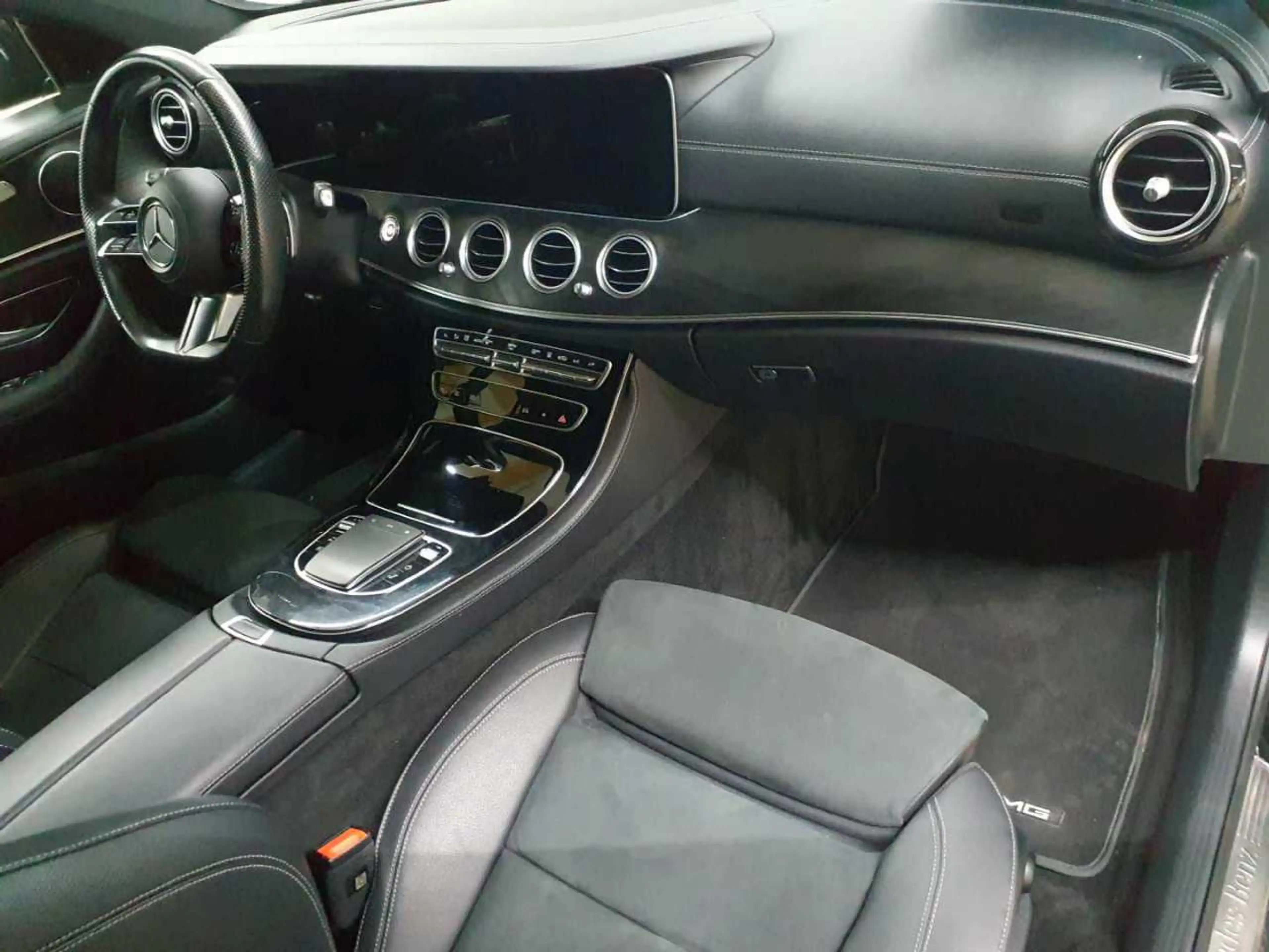 Mercedes-Benz E 300 E 300 de 4Matic T–AMG BusiP KAM — photo 9