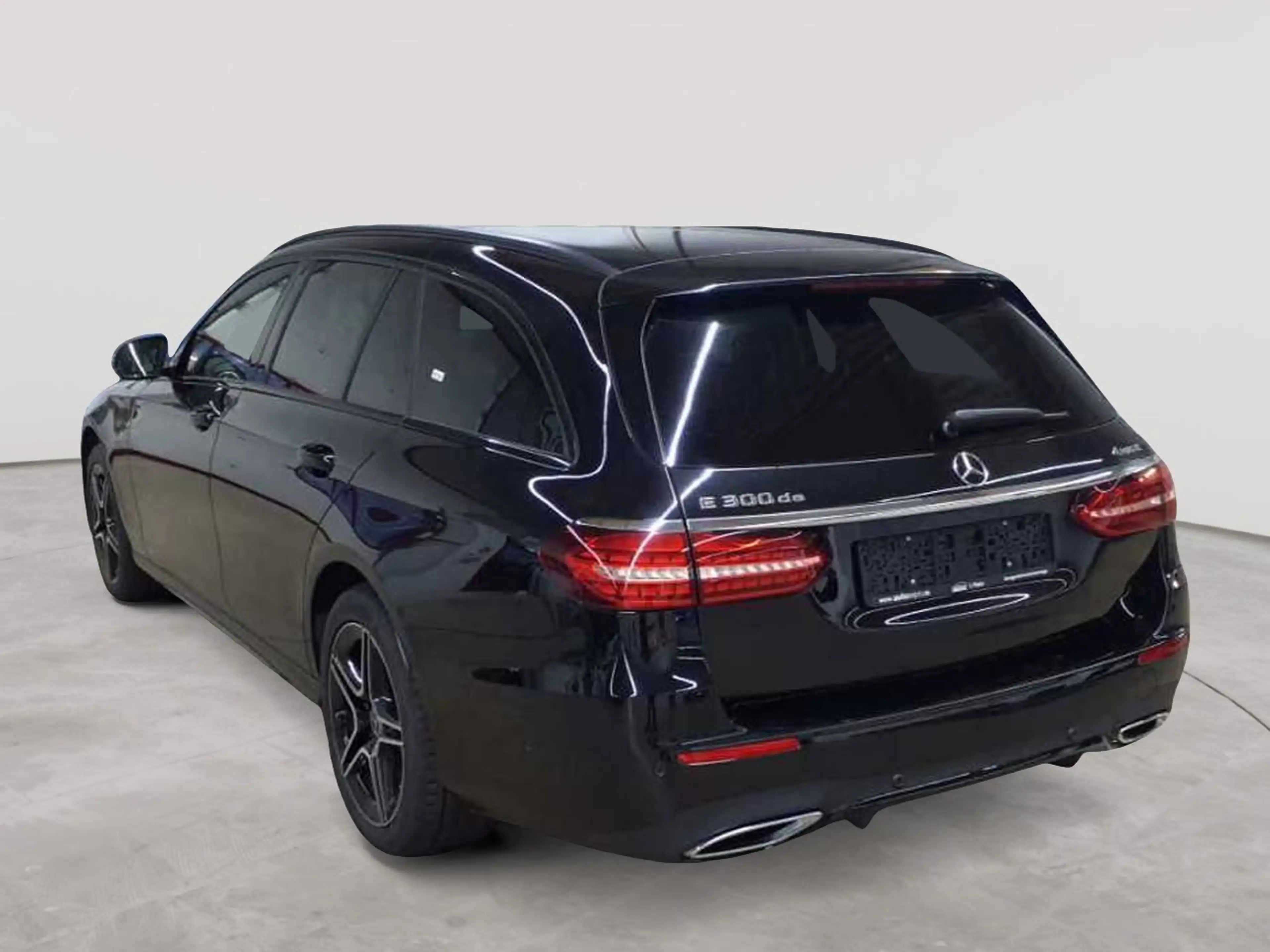Mercedes-Benz E 300 E 300 de 4Matic T–AMG BusiP KAM — photo 5