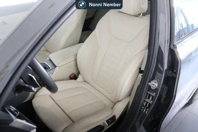 BMW 3 Series view 14