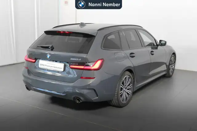 BMW 3 Series view 3
