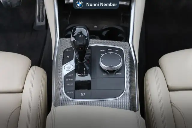 BMW 3 Series view 13