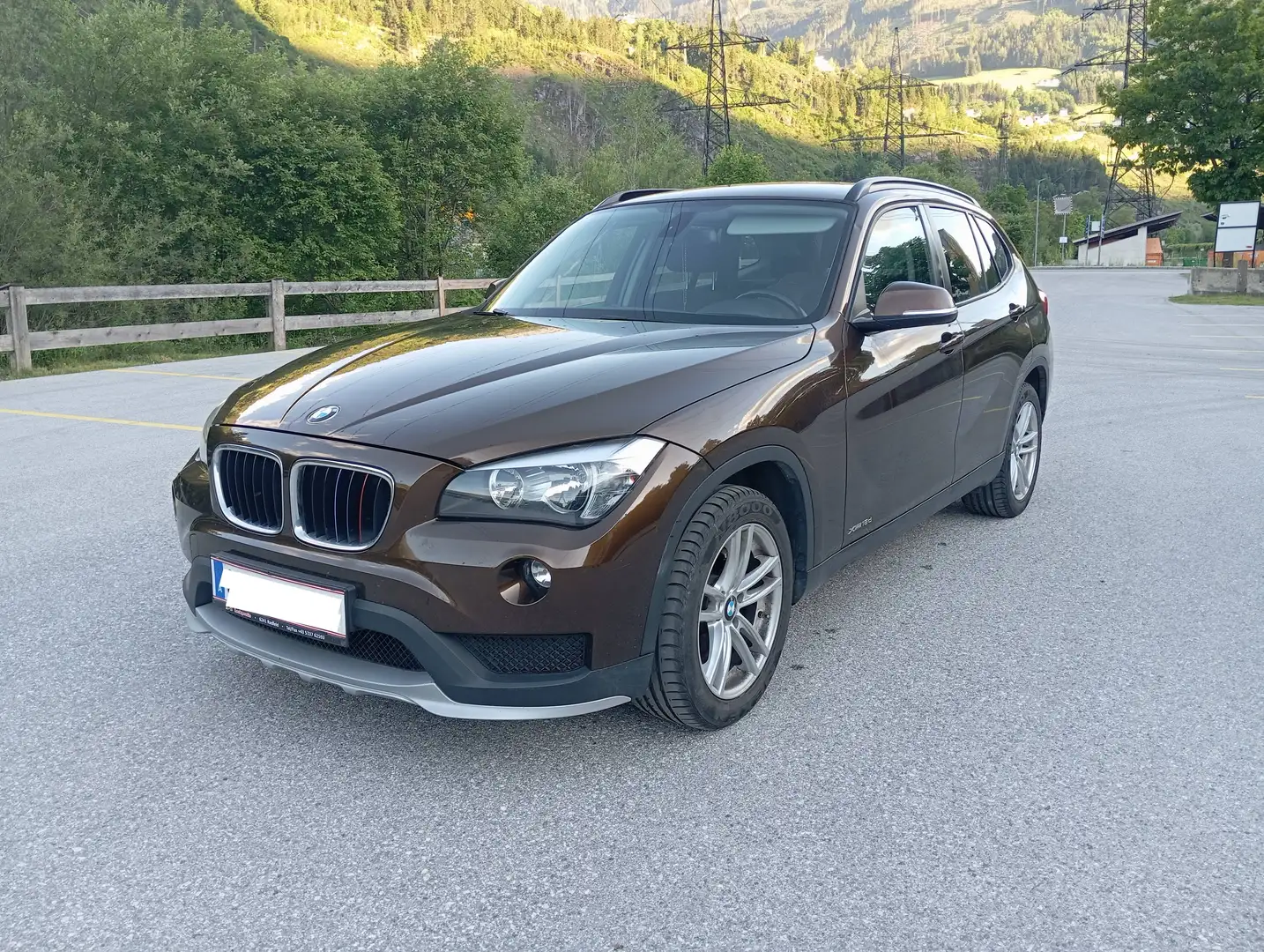 BMW X1 X1 xDrive18d Aut. Braun - 1