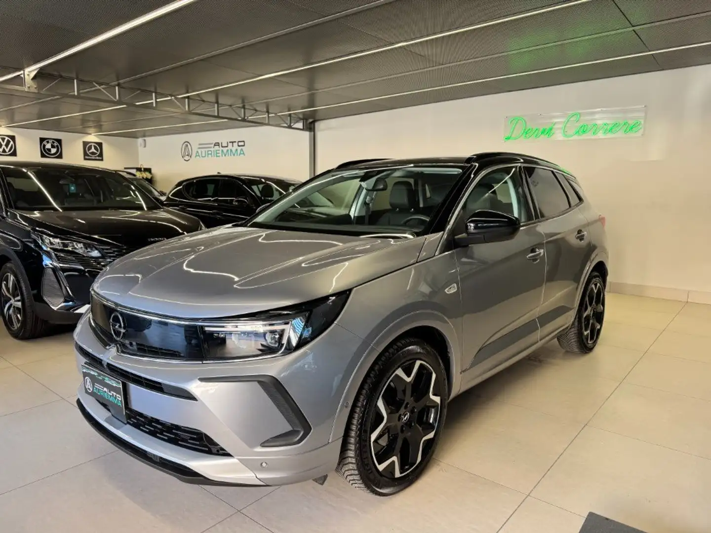 Opel Grandland 1500 ECOTEC 130 CV ULTIMATE AT8 MOLTO BELLA Grau - 1