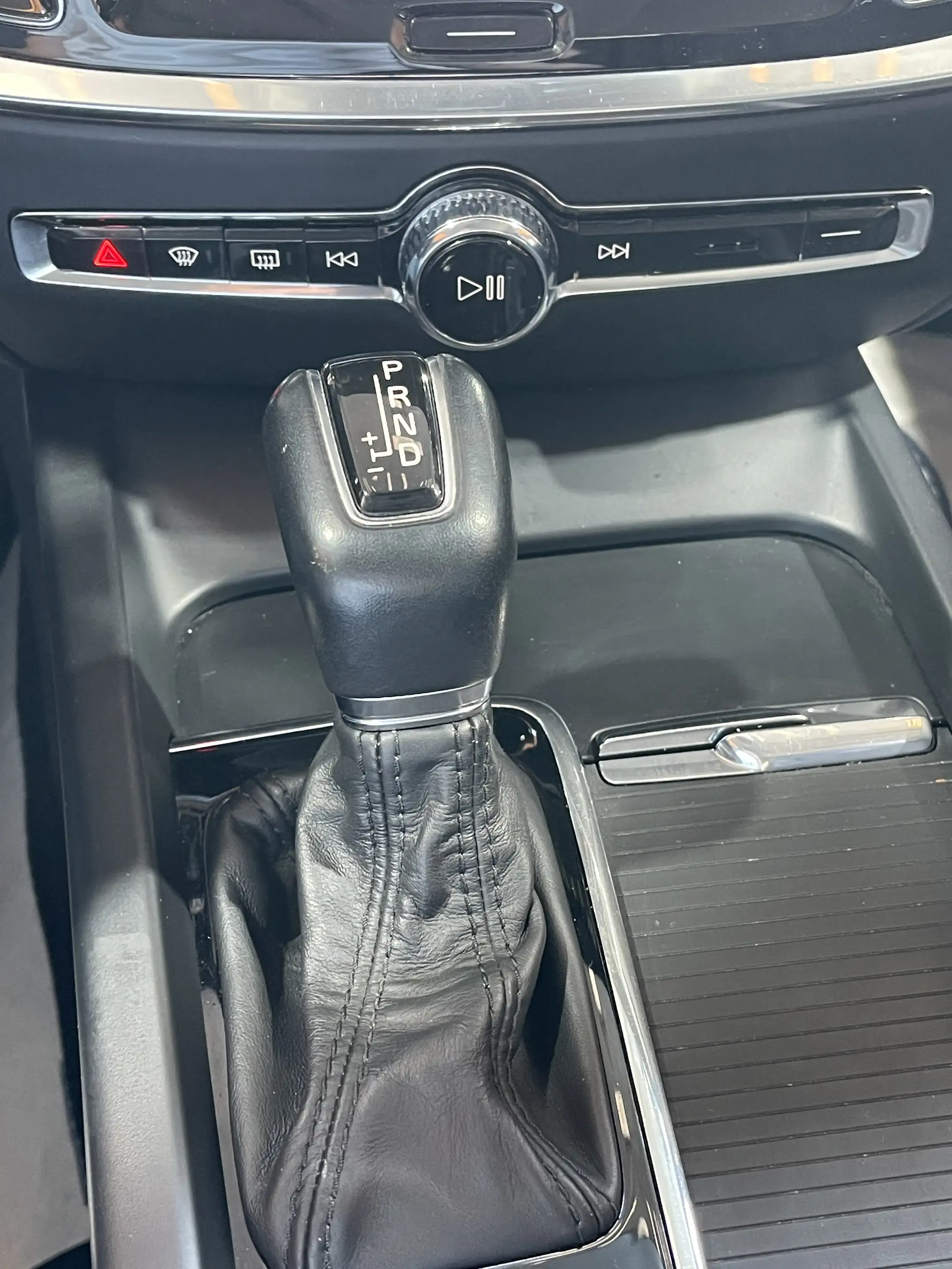 Volvo S60 S60 2.0 T4 R-Design Geartronic — photo 15
