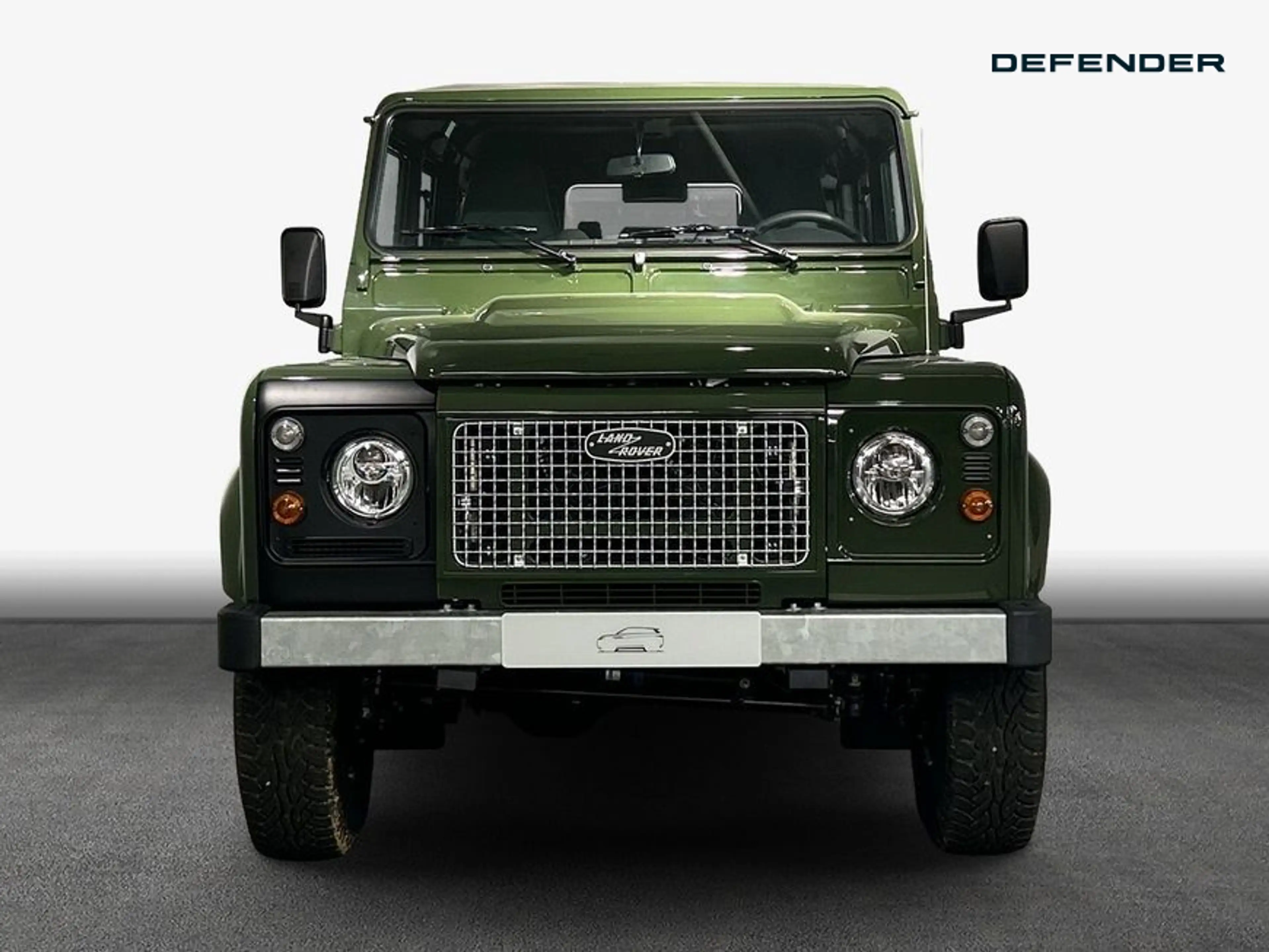Land Rover Defender 110 Classic V8 Churchill Edition — photo 8