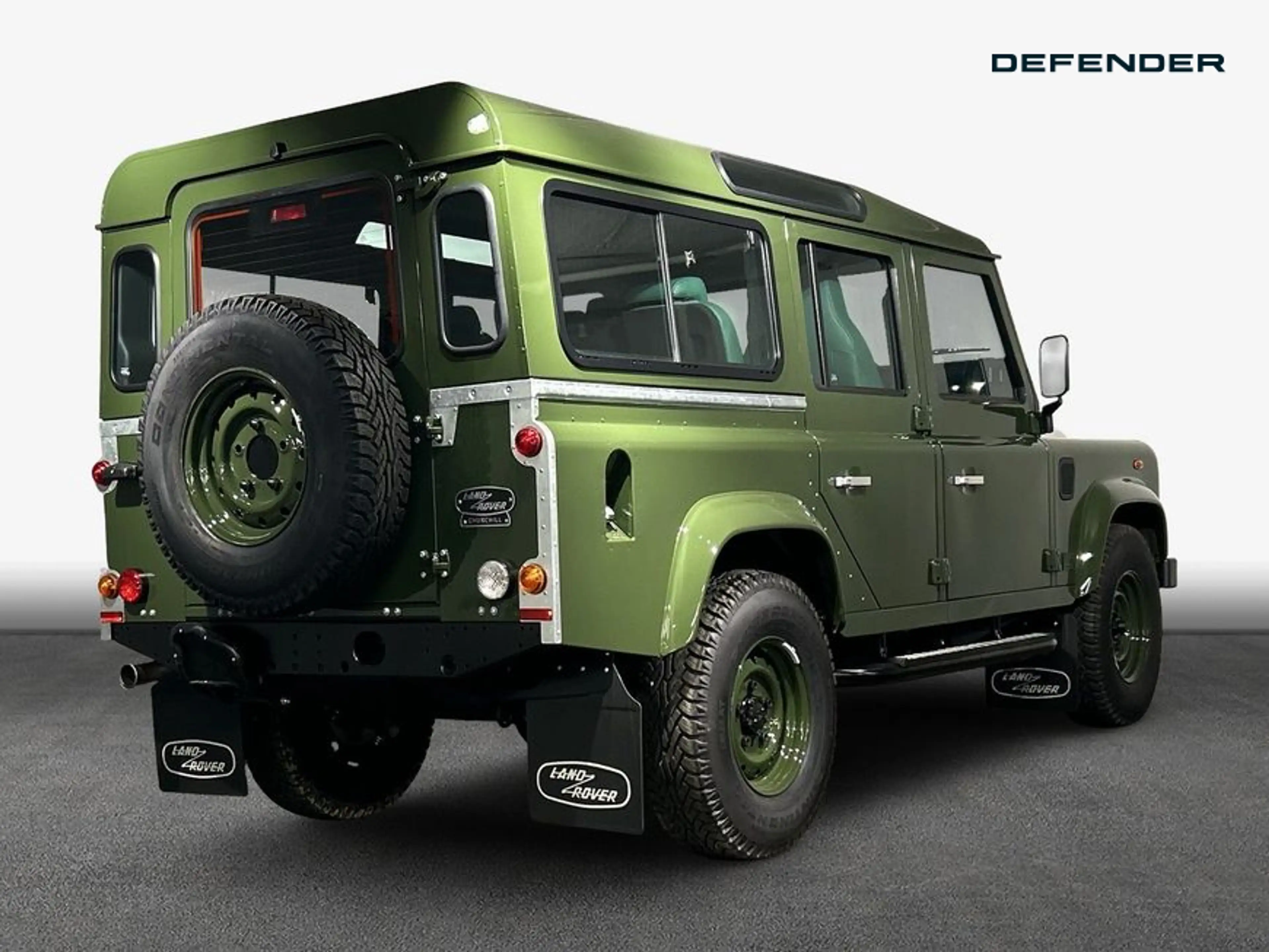 Land Rover Defender 110 Classic V8 Churchill Edition — photo 2