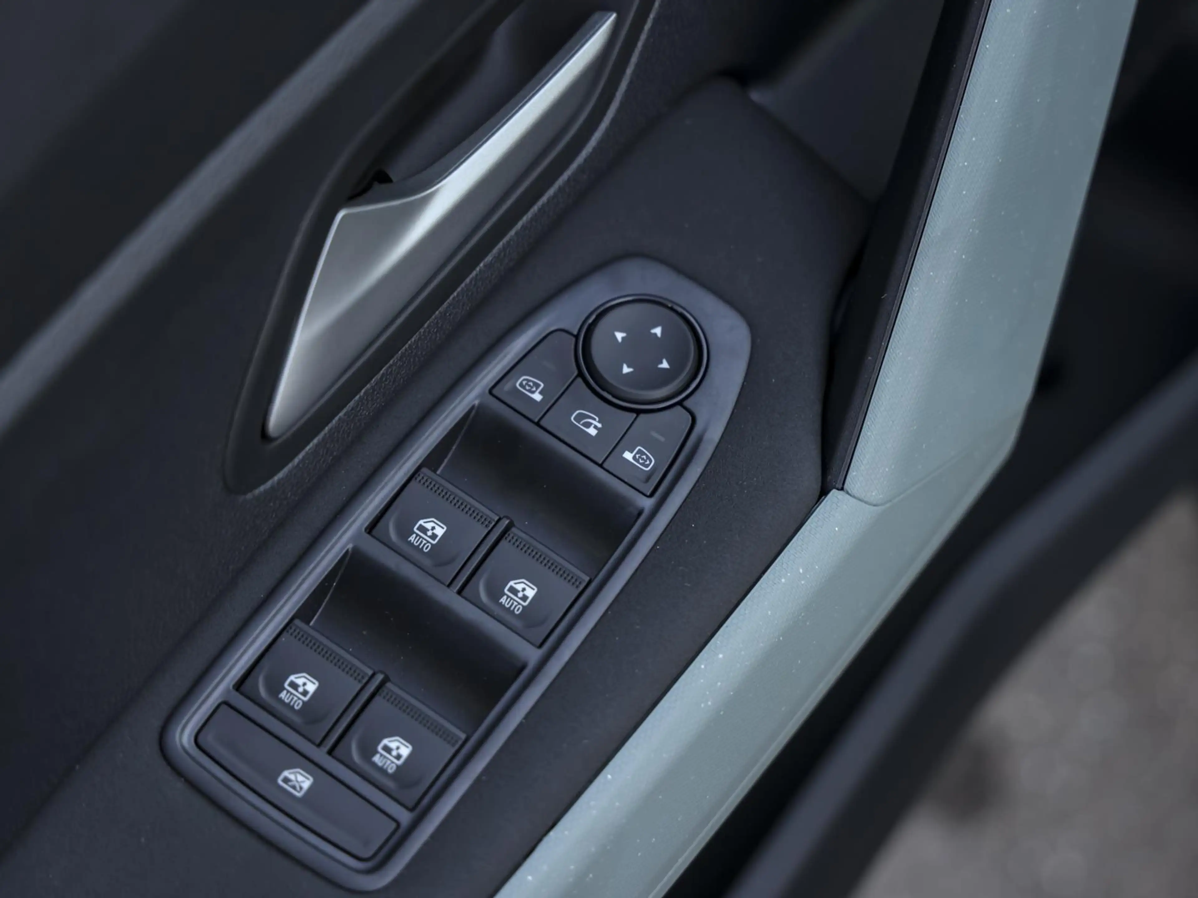 Dacia Bigster Extreme HYBRID 155 SD NAVI SHZ PDC KLIMA — photo 12