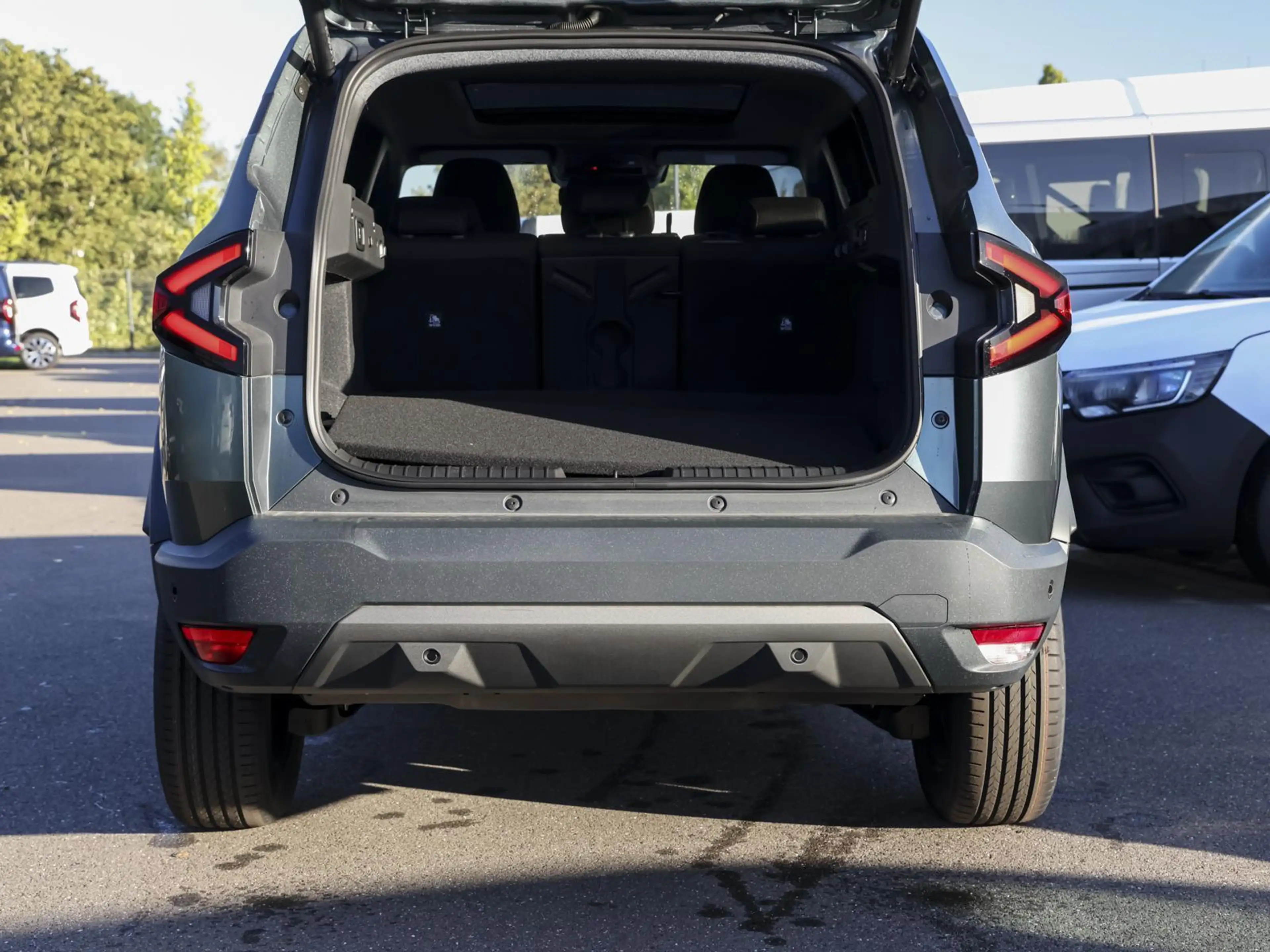 Dacia Bigster Extreme HYBRID 155 SD NAVI SHZ PDC KLIMA — photo 9