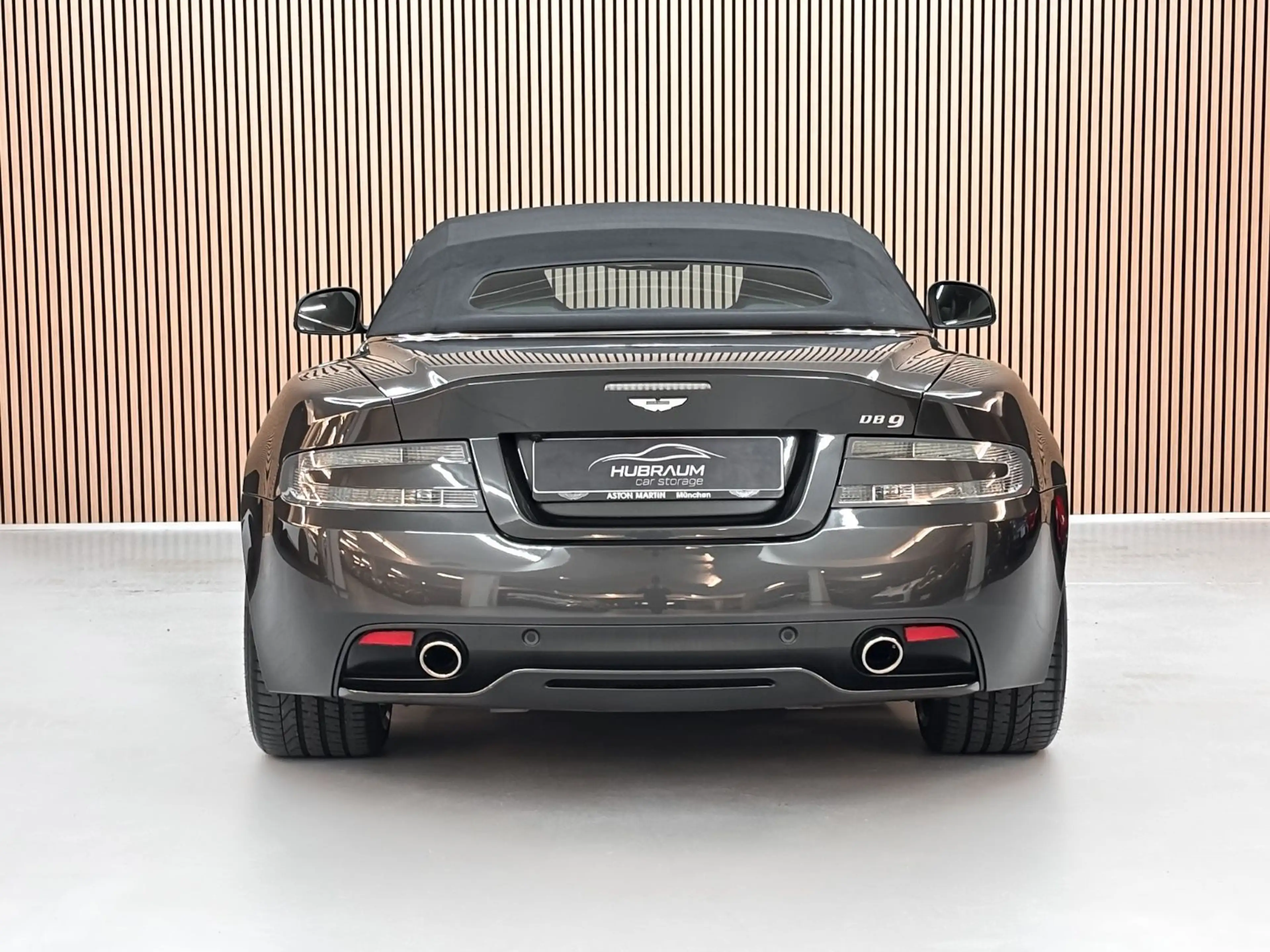 Aston Martin DB9 VOLANTE — photo 7