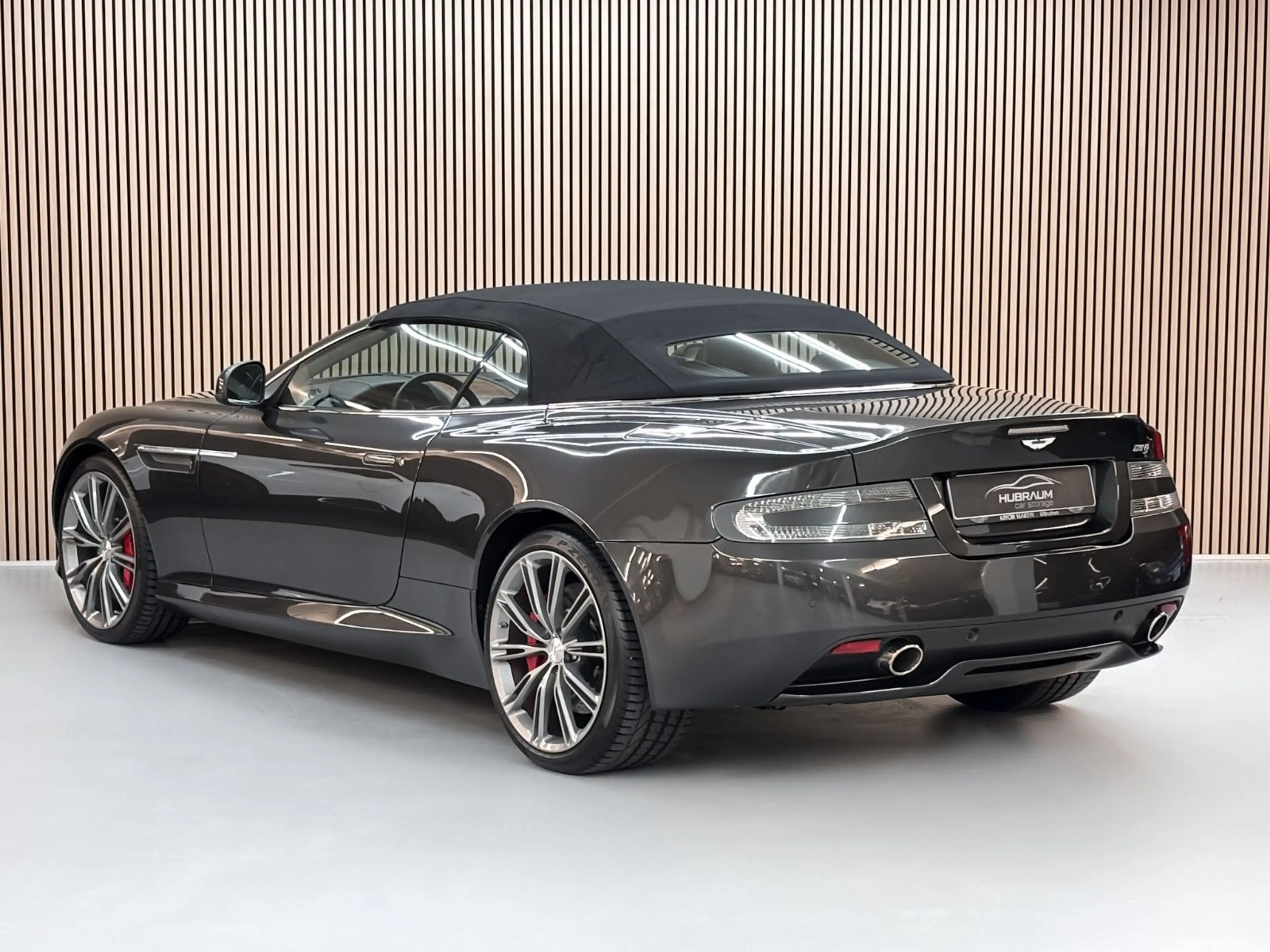 Aston Martin DB9 VOLANTE — photo 8